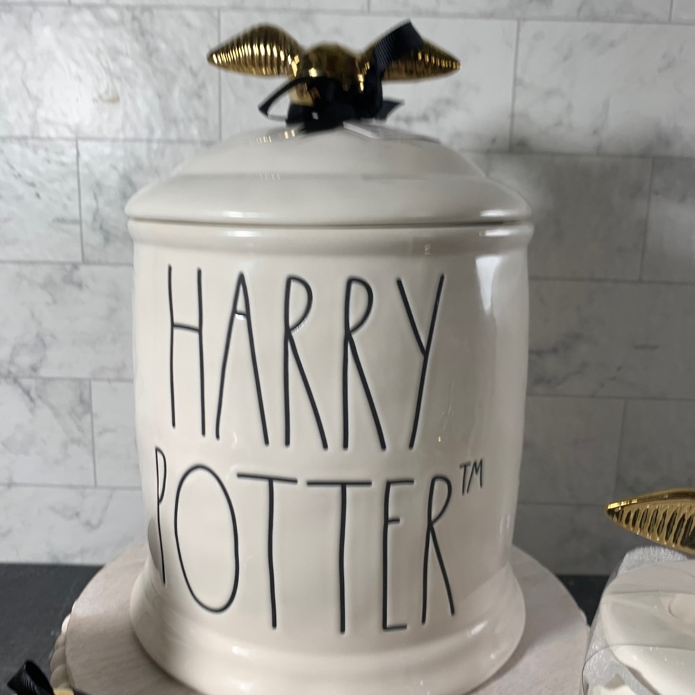 Rae Dunn Harry Potter canister with 1 mug set the golden snitch - Picture 2 of 7